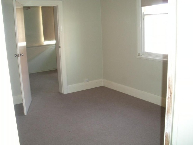 73 Docker Street, Wagga Wagga NSW 2650