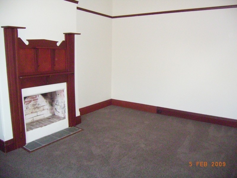 73 Docker Street, Wagga Wagga NSW 2650