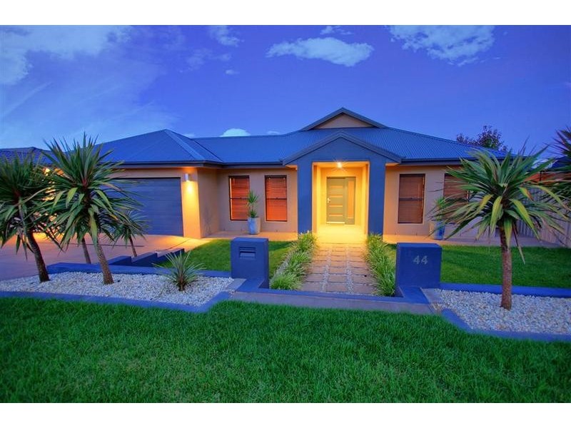 44 Fitzroy Street, Tatton NSW 2650