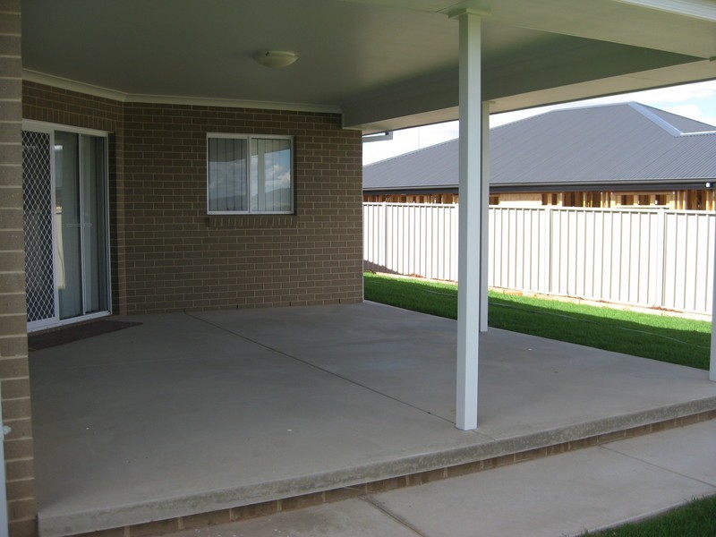 17 Clarence Street, Tatton NSW 2650