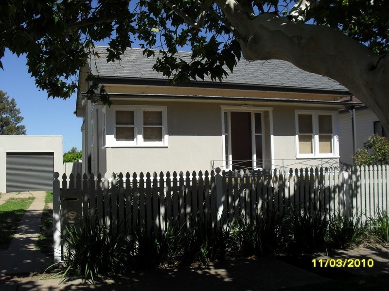 232 Gurwood Street, Wagga Wagga NSW 2650