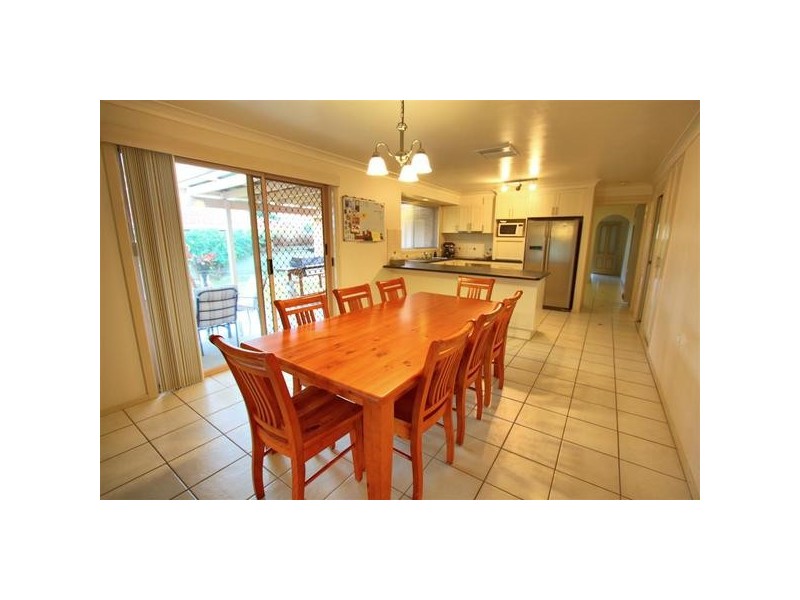 42 Berembee Drive, Wagga Wagga NSW 2650