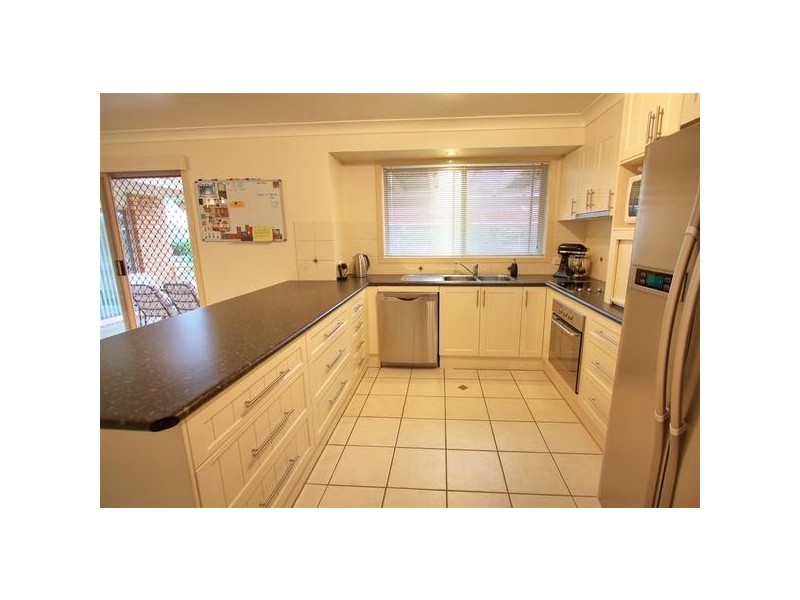 42 Berembee Drive, Wagga Wagga NSW 2650