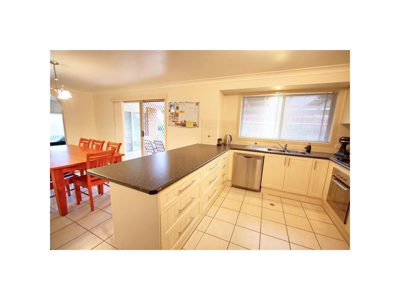 42 Berembee Drive, Wagga Wagga NSW 2650