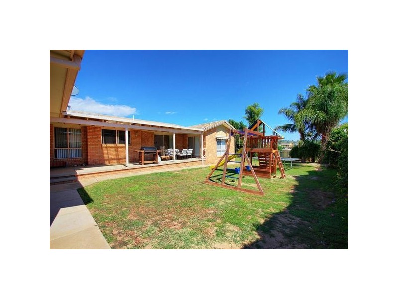 42 Berembee Drive, Wagga Wagga NSW 2650