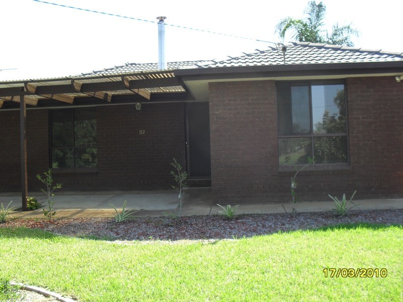32 Forrest Street, Lake Albert NSW 2650