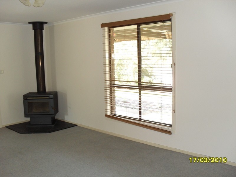 32 Forrest Street, Lake Albert NSW 2650