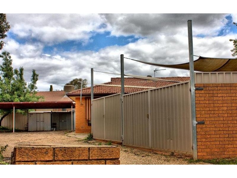 1-4/18 Magnolia Parade, Lake Albert NSW 2650