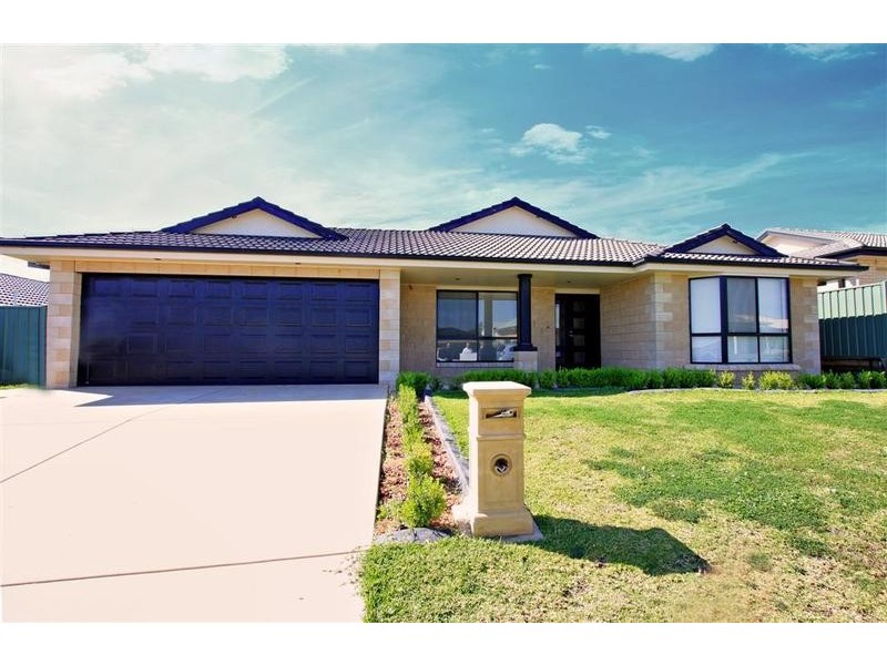 9 Teak Close, Forest Hill NSW 2651