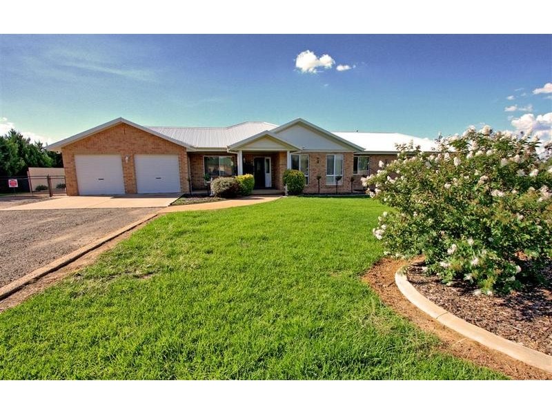 6 Stringybark Place, Springvale NSW 2650