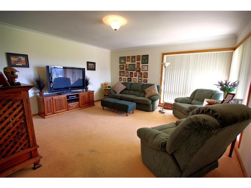 6 Stringybark Place, Springvale NSW 2650