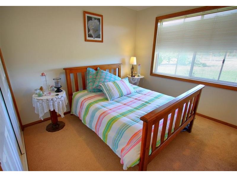 6 Stringybark Place, Springvale NSW 2650