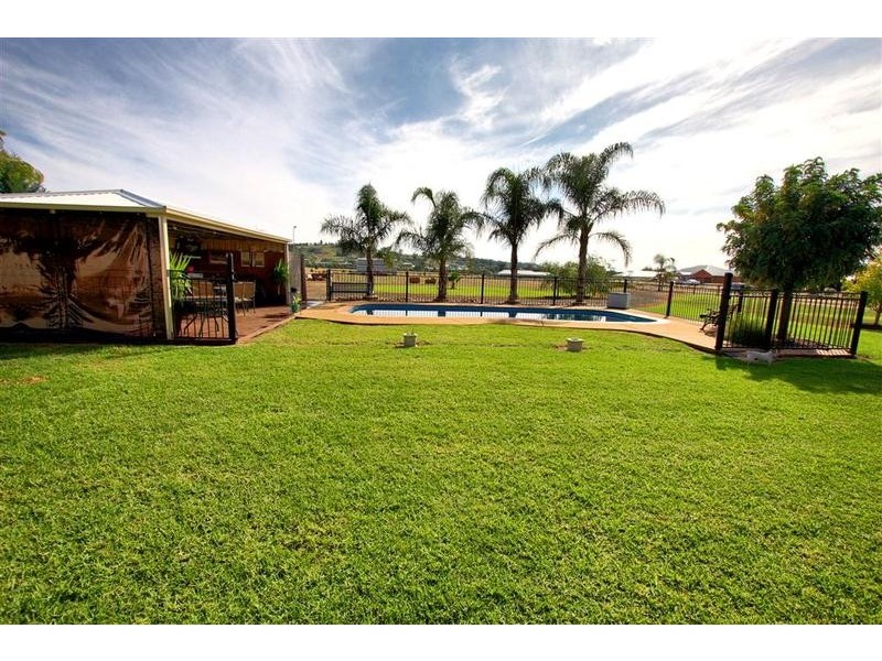 6 Stringybark Place, Springvale NSW 2650