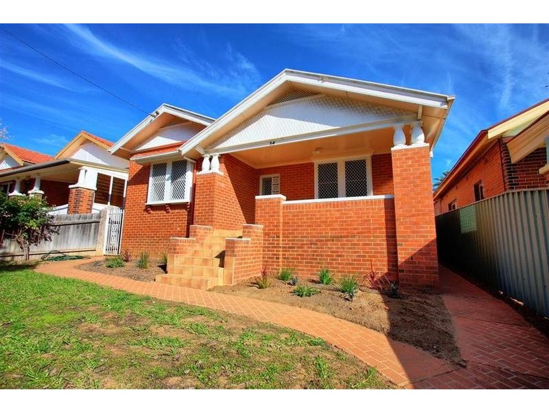 34 Garland Street, Turvey Park NSW 2650