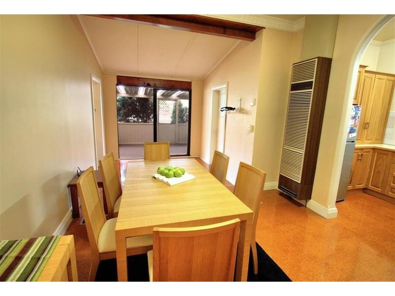 34 Garland Street, Turvey Park NSW 2650