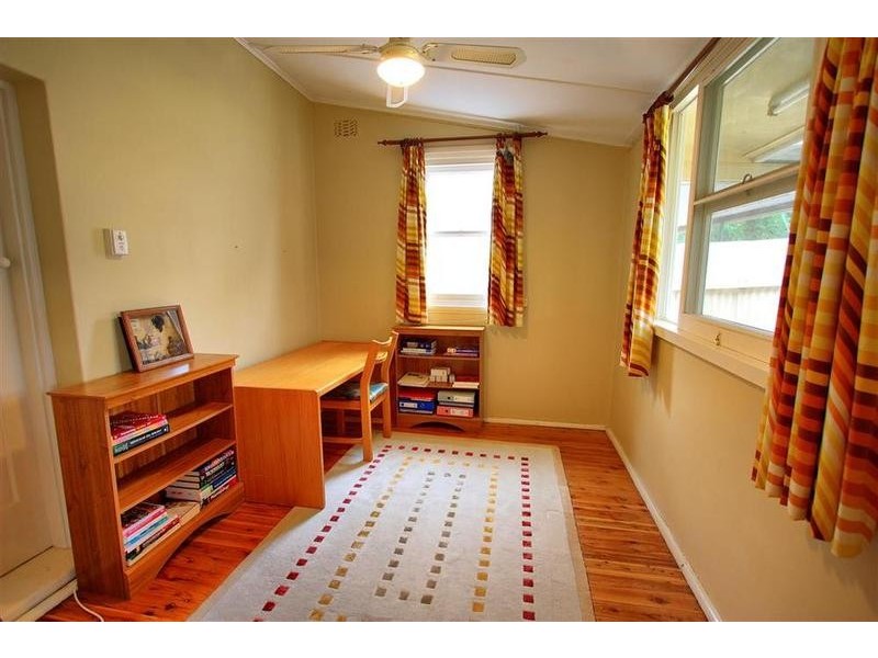 34 Garland Street, Turvey Park NSW 2650