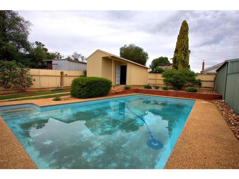 34 Garland Street, Turvey Park NSW 2650