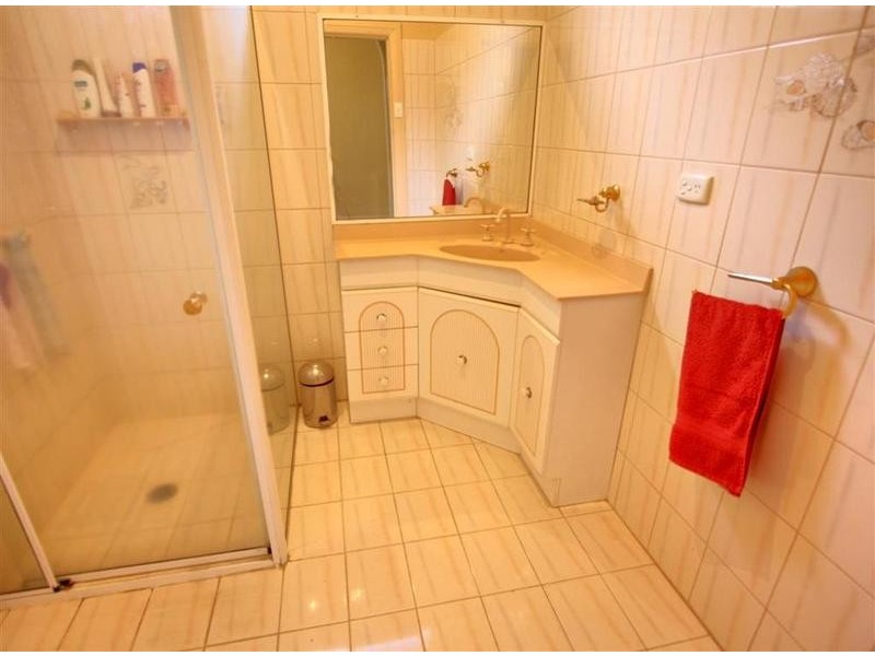 34 Garland Street, Turvey Park NSW 2650