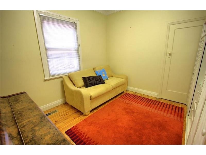 34 Garland Street, Turvey Park NSW 2650