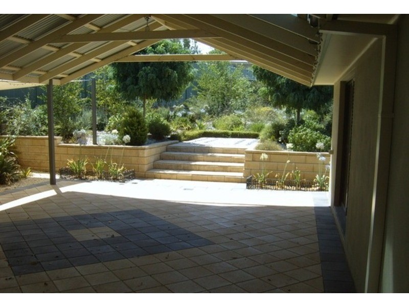 71 Simkin Crescent, Kooringal NSW 2650