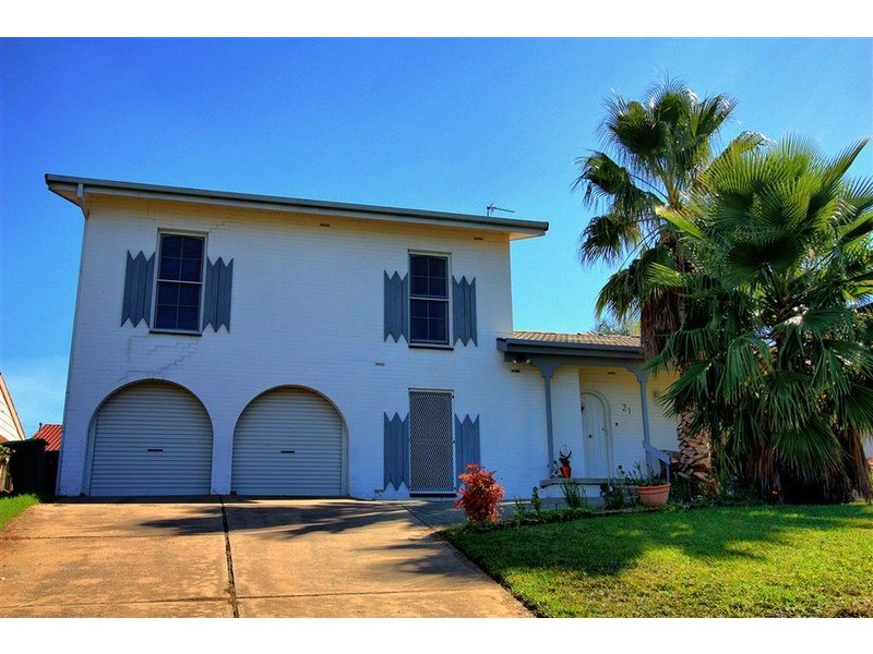21 Lakeside Drive, Wagga Wagga NSW 2650
