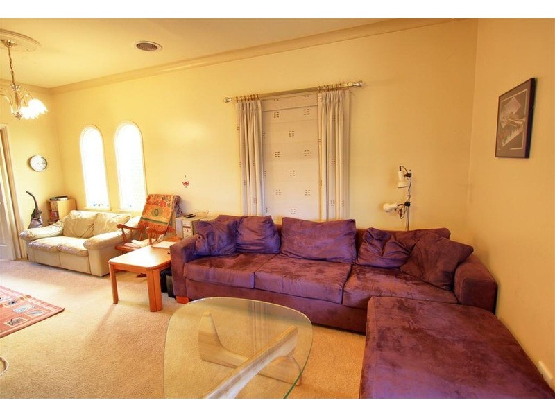 21 Lakeside Drive, Wagga Wagga NSW 2650