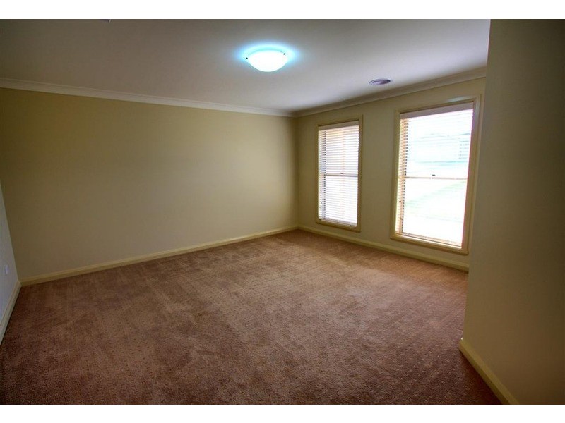 18 Balala Crescent, Bourkelands NSW 2650