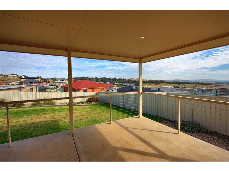 18 Balala Crescent, Bourkelands NSW 2650