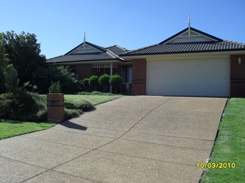 37 Faye Avenue, Kooringal NSW 2650