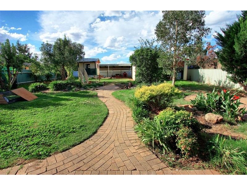 17 Brunskill Avenue, Forest Hill NSW 2651