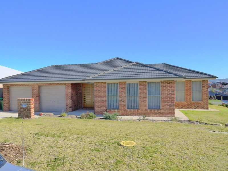 72 Kaloona Drive, Bourkelands NSW 2650