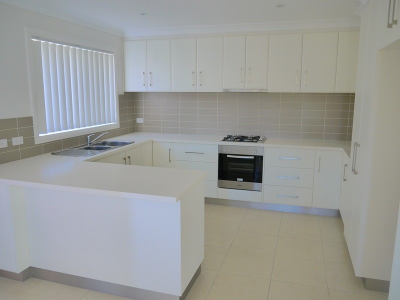 72 Kaloona Drive, Bourkelands NSW 2650