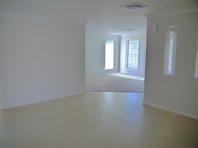 72 Kaloona Drive, Bourkelands NSW 2650