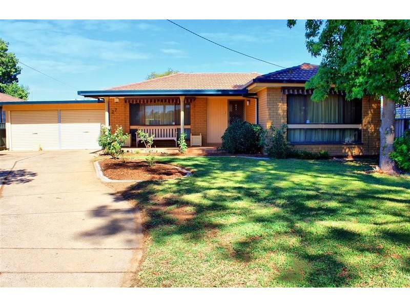 27 Main Street, Lake Albert NSW 2650