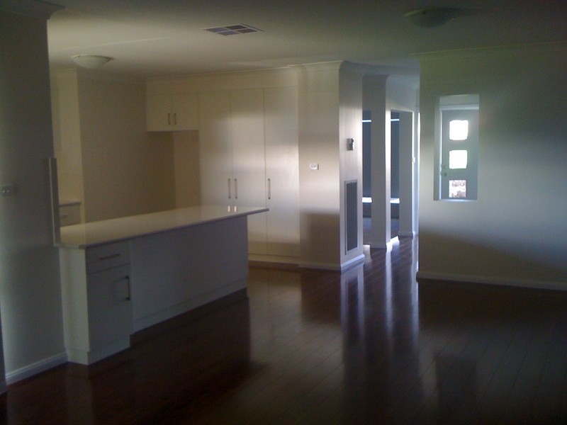 78 Kaloona Drive, Bourkelands NSW 2650