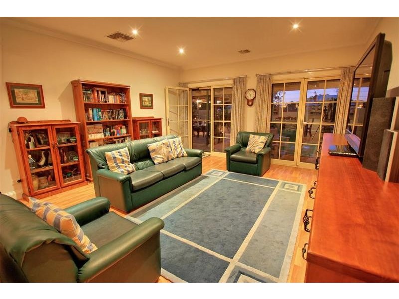 53 Gormly Avenue, Wagga Wagga NSW 2650