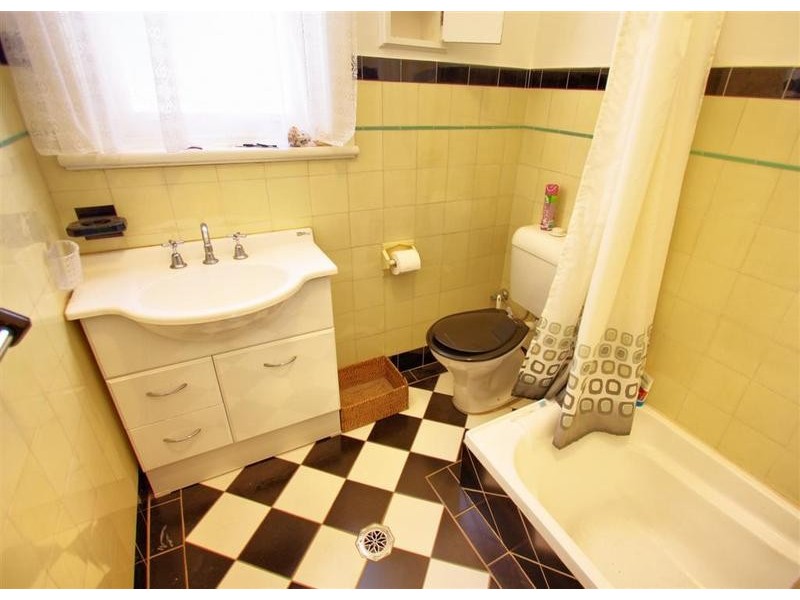 94 The Esplanade, Wagga Wagga NSW 2650