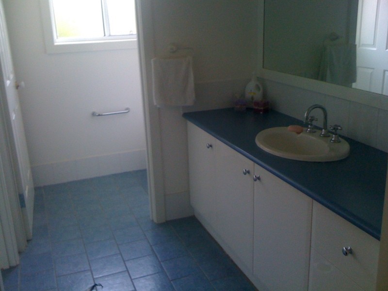 6 Lyndoch Place, Bourkelands NSW 2650