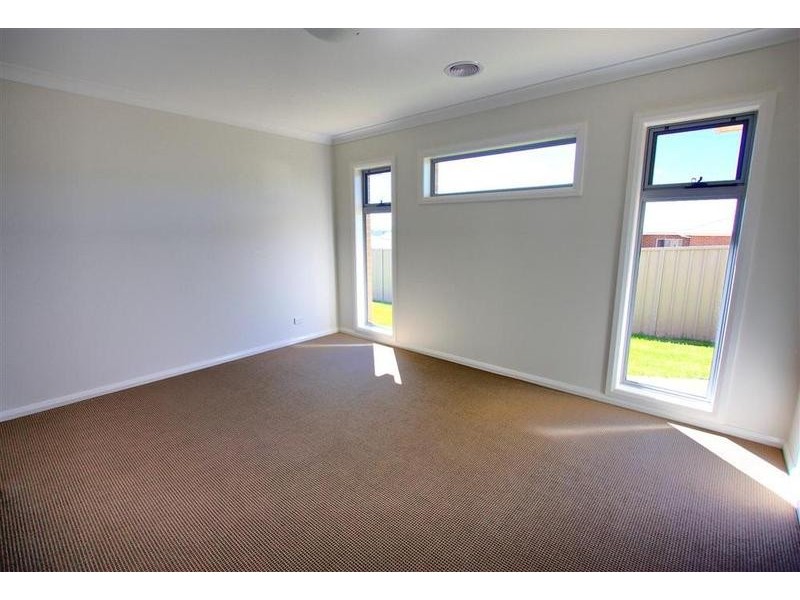 56 Kaloona Drive, Bourkelands NSW 2650