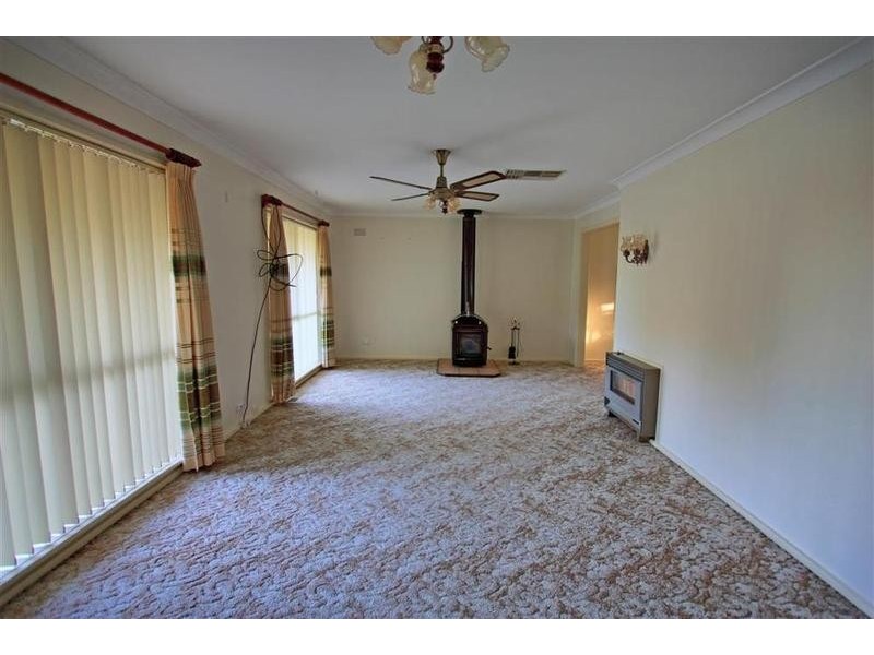 40 Fairbairn Crescent, Kooringal NSW 2650