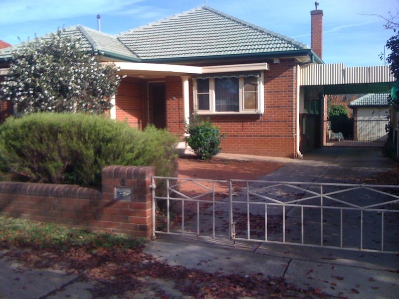 6 Docker Street, Wagga Wagga NSW 2650