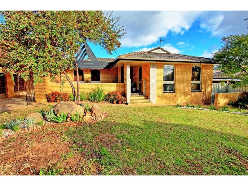 3 Malumba Crescent, Kooringal NSW 2650