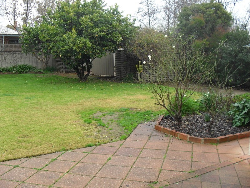4 Sullivan Avenue, Wagga Wagga NSW 2650