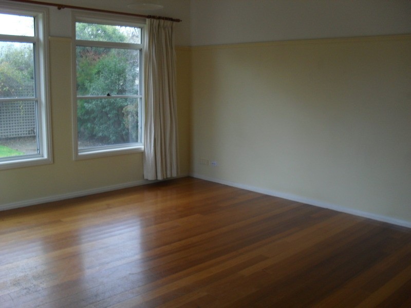 4 Sullivan Avenue, Wagga Wagga NSW 2650