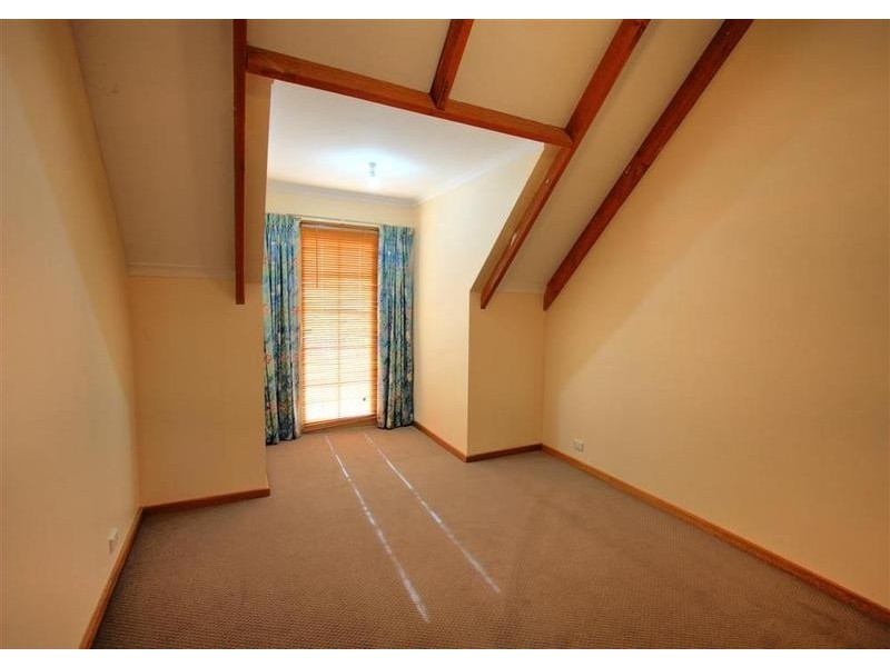 5 Atkins Place, Estella NSW 2650