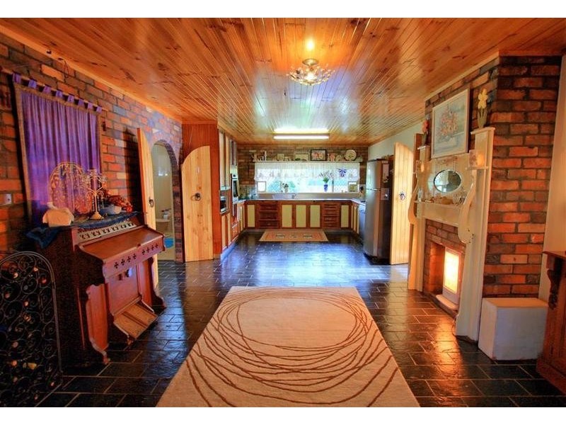 5 Atkins Place, Estella NSW 2650