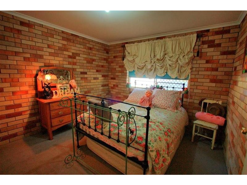 5 Atkins Place, Estella NSW 2650