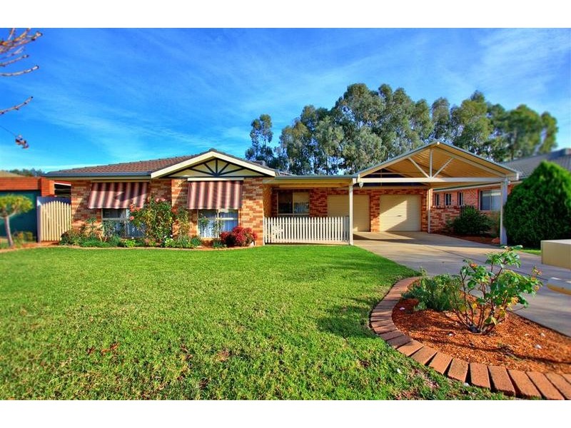 21 O’Connor Street, Tolland NSW 2650