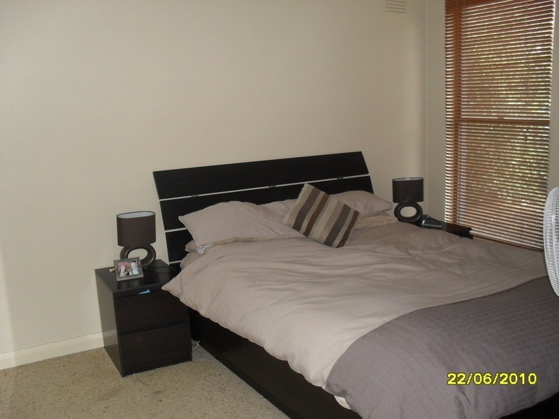 9 Landsdowne Avenue, Lake Albert NSW 2650