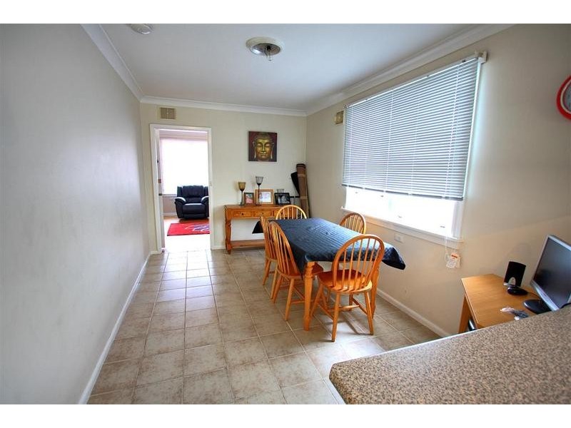 31 Gilmore Avenue, Mount Austin NSW 2650